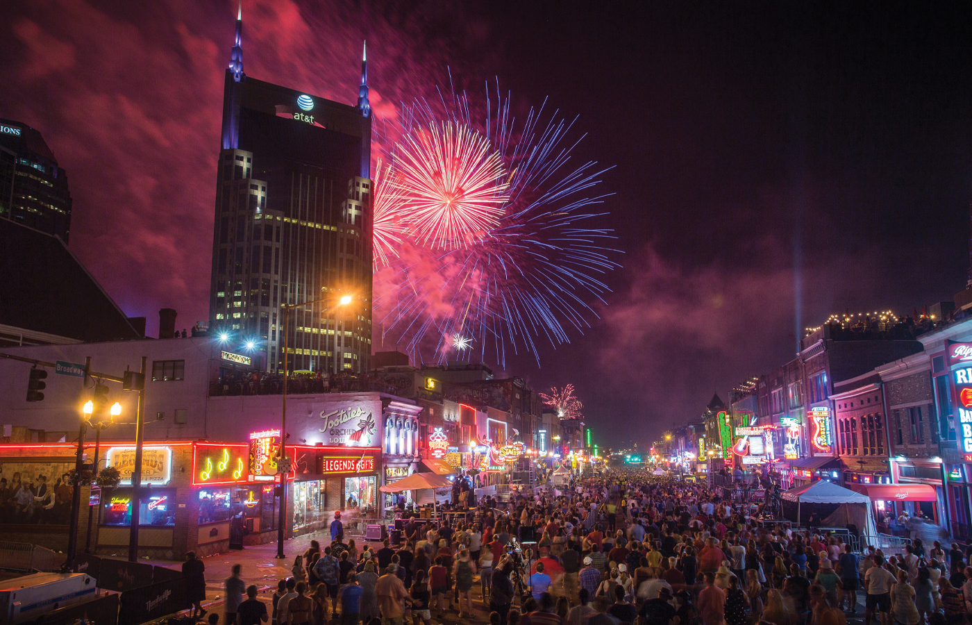 Brad Paisley to Headline Nashville 4th of July Event